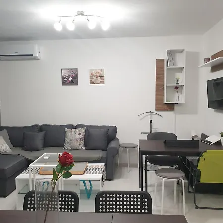 Apartamento New The Twins Two-bedroom, 5 At 15 Tsani Ginchev Street, Floor 3 *