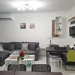 Apartment New The Twins Two-bedroom, 5 At 15 Tsani Ginchev Street, Floor 3 *