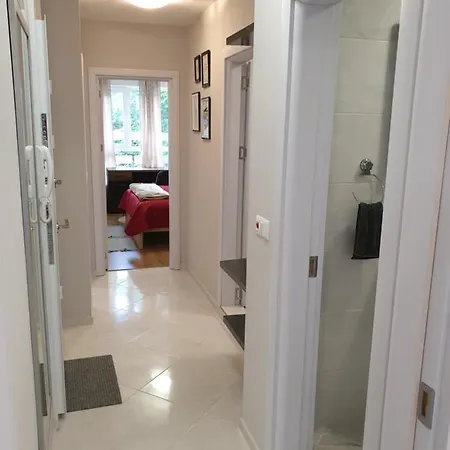 New The Twins Two-bedroom, 5 At 15 Tsani Ginchev Street, Floor 3 * 瓦爾納