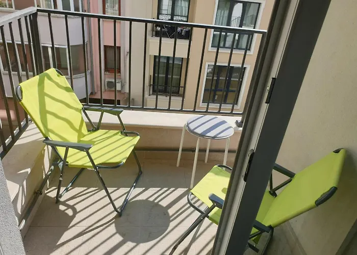 New The Twins Two-bedroom, 5 At 15 Tsani Ginchev Street, Floor 3 Appartement