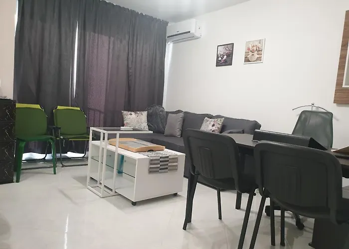 New The Twins Two-bedroom, 5 At 15 Tsani Ginchev Street, Floor 3 Appartement *